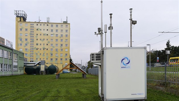 Nová stanice automatického monitoringu ovzduší, která stojí v areálu olomoucké Střední školy polytechnické ve Velkomoravské ulici.