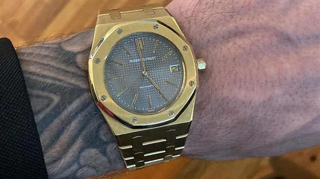 Justin Bieber dal sm sob svatebn luxusn dar. vcarsk hodinky znaky Audemars Piguet (2019)