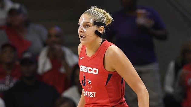 Elena Delle Donneov z Washington Mystics kulh bhem finle WNBA.