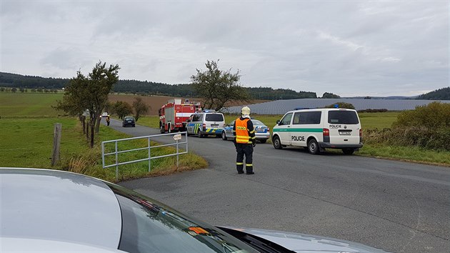 Tragick nehoda na Rokycansku. Osobn vozidlo eln narazilo do stromu. idi zemel na mst, spolujezdkyn utrpla tk zrann. (4. 10. 2019)