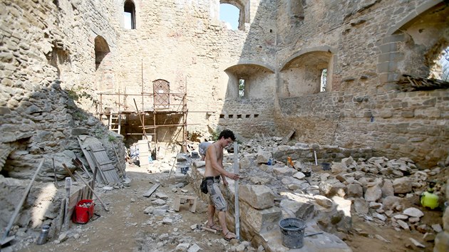 Vnitek palce. Tady to v roce 1957 kompletn vyrabovali tehdej archeologov.