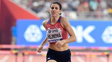 Zuzana Hejnová ve finále na 400 m pekáek v Dauhá.