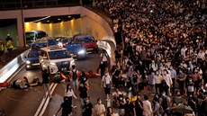 Pritivládní demonstranti blokující ulici v centru Hongkongu. (4. íjna 2019)
