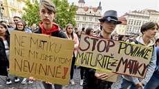 Stedokoláci protestující v Praze proti povinné maturit z matematiky. (4....