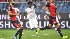 Franck Kessié z AC Milán slaví sv�j zásah do sít� FC Janov.