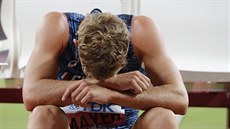 Kevin Mayer končí desetiboj na mistrovství světa v Dauhá v slzách. Zradilo ho...