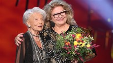 Legendární Zdenka Procházková p�edává celo�ivotní Thálii operní legend�...