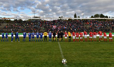 Momentka ze zpasu legend Brna a Olomouce na stadionu za Lunkami.
