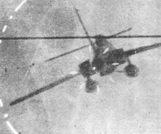 Thunderstreak zachycený v zamovai Migu 17 PF ve chvíli, kdy ppor. De Majo aktivuje vzduné brzdy umístné podél trupu za odtokovou hranou kídla.