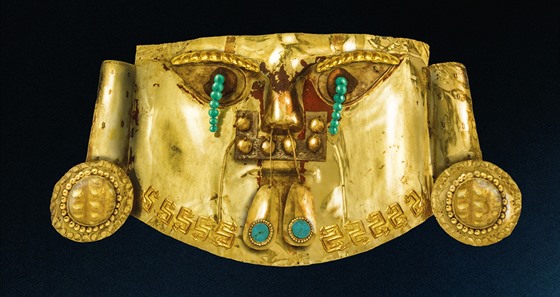 Souástí zlatého pokladu Ink jsou originální rituální pedmty.