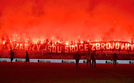 Momentka ze zpasu Brna a Olomouce na stadionu za Lunkami.