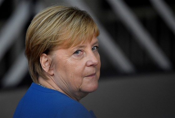 Nmecká kancléka Angela Merkelová na tvrtením summitu EU v Bruselu. (17....