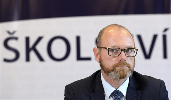 Ministr kolství Robert Plaga na tiskové konferenci kolství 2020. (15. íjna...