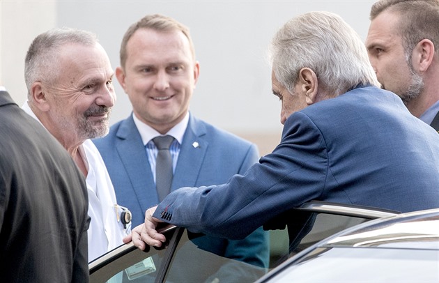 Zemanovo udání šéf vojenské nemocnice odmítl. Jednali jsme podle zákona, hájí se