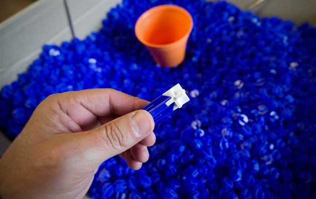 Kovový válec se nenechal zválcovat legem. Hračky ze Semil baví už pátou generaci