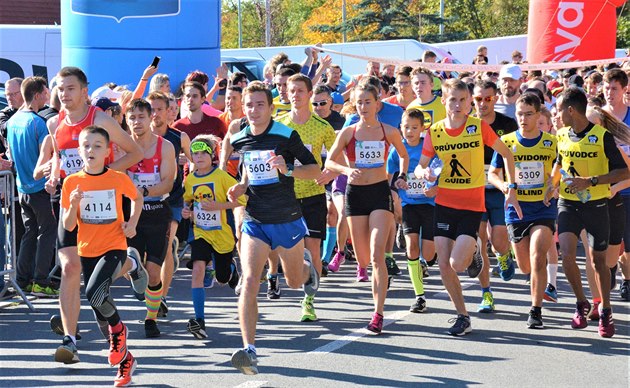 
Dnes se konal v parku Ladronka dalí roník tradiního beckého závodu RunTour, kterého se zúastnilo nkolik tisíc bc a bky. Belo se na rzn dlouhé trat, vetn bh na 5 a 10 km. Závod na 5 km odstartoval paralympionik Jií Jeek. Pro dti 