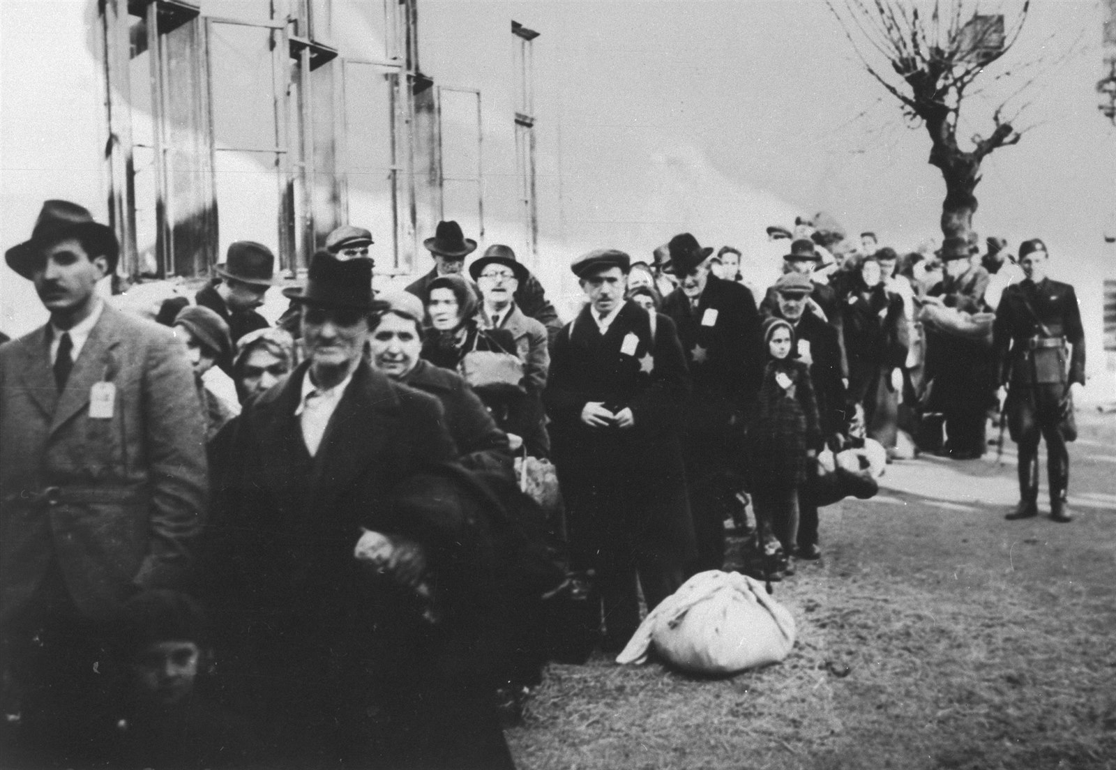 První transport židů před 80 lety viděl i Eichmann, vlak vyjel z Ostravy -  iDNES.cz