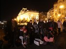 Lidé ekají frontu na rozlouení s Karlem Gottem  dlouho pedtím, ne se Palác...