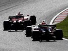 Charles Leclerc a Alexander Albon ve Velké cen Japonska formule 1.