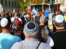 Obyvatelé Berlína demonstrovali proti antisemitismu a nacionalismu. (13. října...