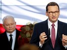 Polský premiér Mateusz Marowiecki ze strany Právo a spravedlnost má projev po...