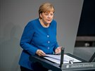 Nmecká kancléka Angela Merkelová informuje poslance o situaci ped summitem...