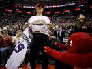 Tenisová hvzda Bianca Andreescuová se pila podívat na zápas Toronto Raptors...