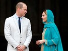 Princ William a vévodkyn Kate pi návtv meity Bádháhí (Láhaur, 17. íjna...