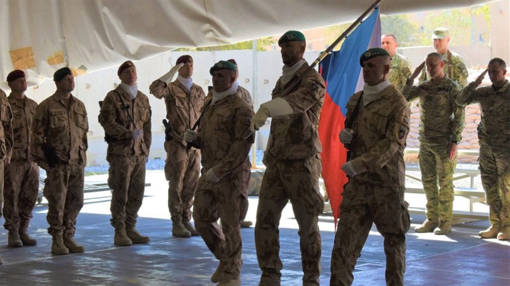 Česká armáda v Afghánistánu vystřídala jednotku střežící základnu Bagrám. Rotu,...