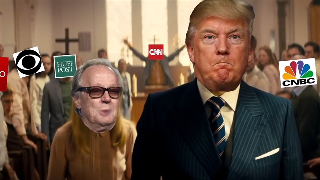 Scéna z upraveného videa, na kterém Trump napadá novináře (14. října 2019)