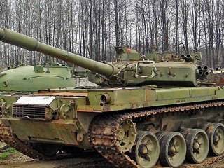 Tank Objekt 187 (věž je otočena dozadu). Třetí prototyp s nejvýkonnějším...