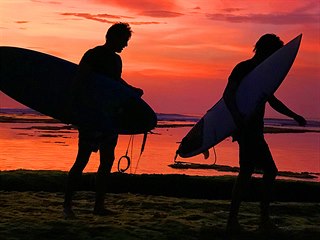 Celé Bali je rájem surfařů a surfingu.