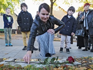 V Polné přibylo dalších pět pamětních kamenů za války deportovaným a...