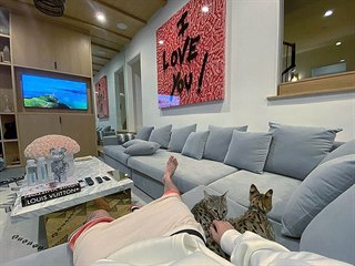 Zpěvák Justin Bieber a modelka Hailey Baldwinová nafotili vnitřek svého domu v...