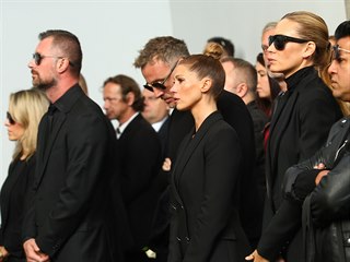 Moderátor Petr Vágner, zpěvačka Tereza Kerndlová s manželem a modelka Kateřina...