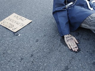 Ekologičtí aktivisté z hnutí Extinction Rebellion zablokovali magistrálu v...