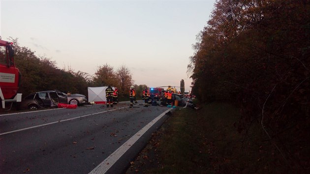 Při nehodě u Holic zemřel řidič felicie. (15. října 2019)
