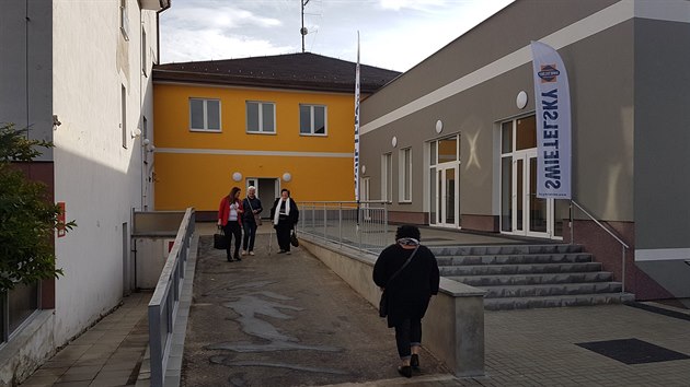 Sokolovská radnice nechala v objektu bývalých chráněných dílen zrekonstruovat byty pro seniory.