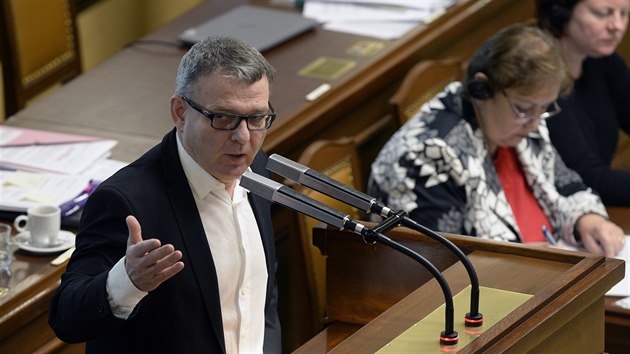 Ministr kultury Lubomr Zaorlek (SSD) pi vystoupen na schzi Poslaneck snmovny (17. jna 2019).