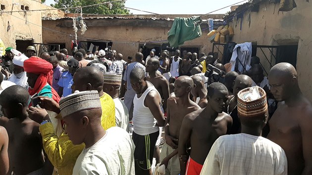 Nigerijsk policie odhalila islmskou kolu, ve kter jej provozovatel dreli pes 300 chlapc. (14. jna 2019)