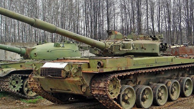 Tank Objekt 187 (v je otoena dozadu). Tetí prototyp s nejvýkonnjím...