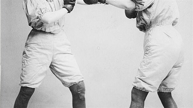 Jedněmi z průkopnic ženského boxu byly na začátku dvacátého století například sestry Bennettovy.