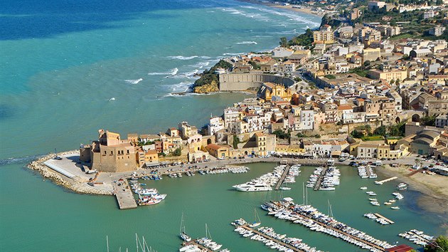 Castellammare del Golfo. Pohled na msto od jihozpadu