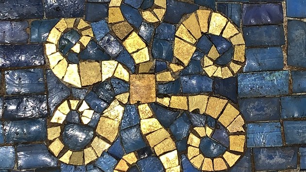Rekonstrukc projde i vnitek hrobky vetn skvostn modrozlat mozaiky na stnch krypty.