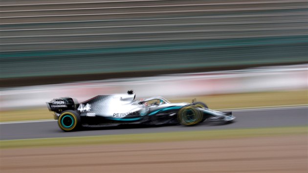 Lewis Hamilton pi trninku ped Velkou cenou Japonska formule 1.