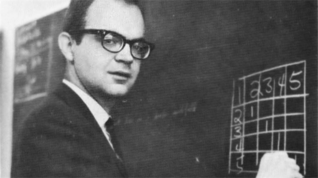 Donald Knuth p�edn�� na California Institute of Technology (1965)