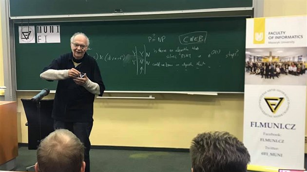 Donald Knuth na Fakult� informatiky Masarykovy univerzity v Brn� (2019)