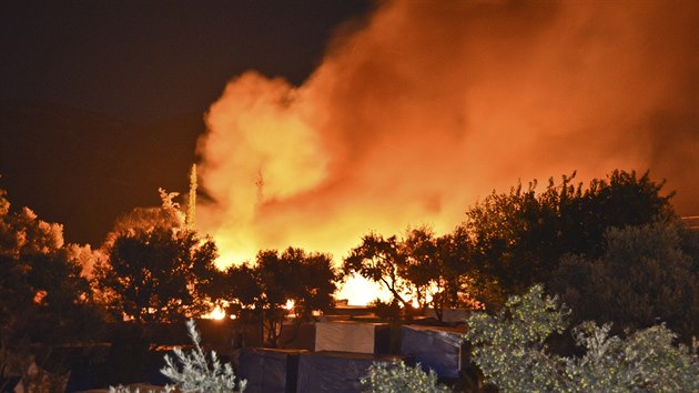 Požár v táboře migrantů na ostrově Samos (14. října 2019)