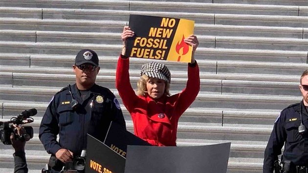 Jane Fondov na protestech proti klimatickm zmnm (Washington, 11. jna 2019)