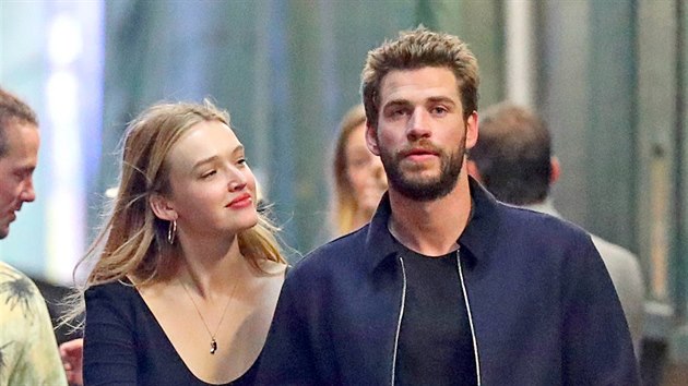 Maddison Brownov a Liam Hemsworth (New York, 11. jna 2019)